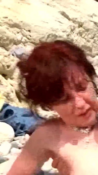 O matură drăguță este anal în aer liber