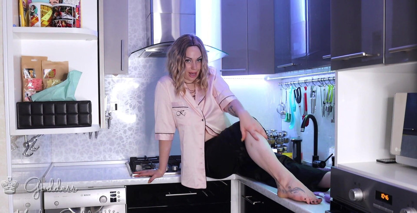 Goddess Misha Goldy: 你是来的 bla4c4k4m4a4il4ed！但你不会付钱给我！这根本不是你的！