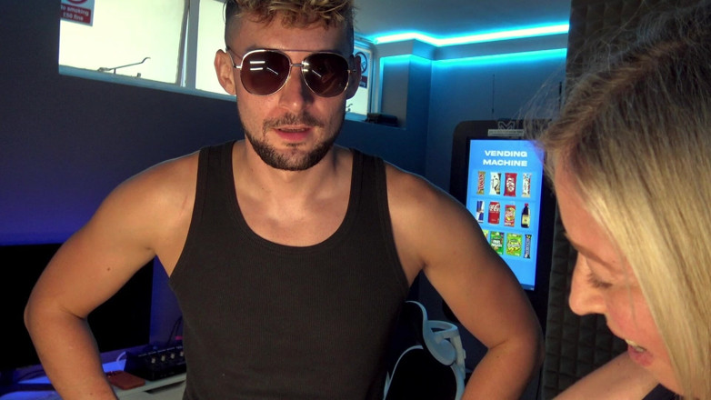 Mr LDN Lad: Cougar ebrea mi insegna a scopare stella cadenti