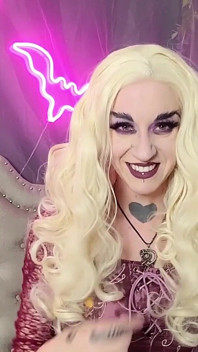 Hocus Pocus Rampage on Comic Con Virgins