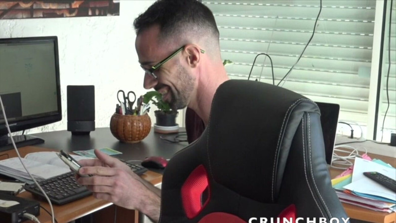 Hot recent bareback entertainement: James a fost futut de un tânăr arab
