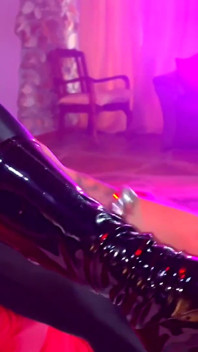Кручені німфи - пристрасний поцілунок раба - частина 1