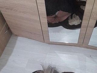 Audrey: Mẹ kế nghiệp dư bắt gặp con trai kế sục...