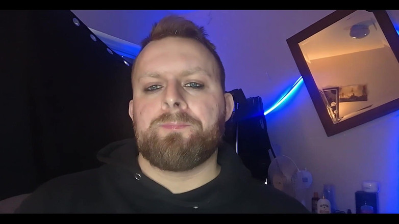 WolfgangWhite: 第一人称视角角色扮演：你的英语老师抚摸你