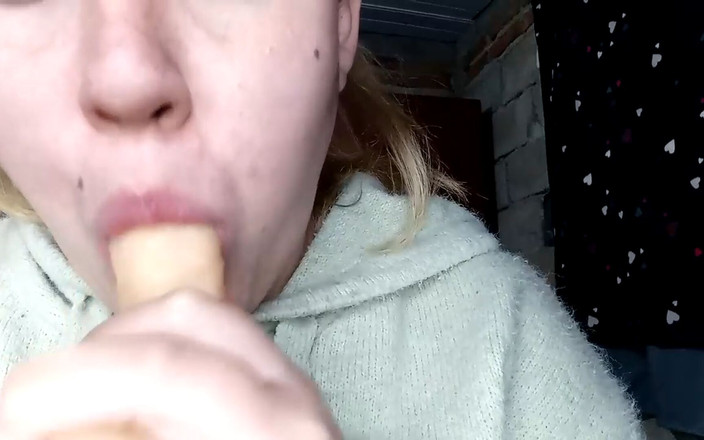 Naomi Simon: Sání Hračky Péro