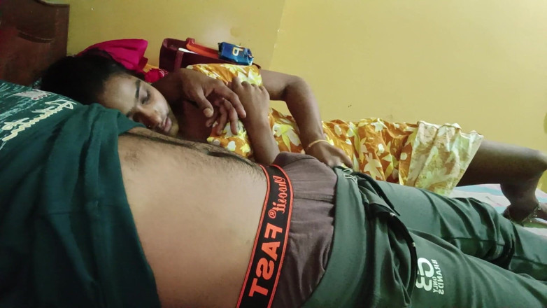 LateralChain349: Desi indische ehefrau im gelben kleid reitet schwanz - selbstgedrehter blowjob &amp;...