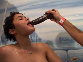Big Sister: Skuteční lidé skutečný sex v Big Sister Club 83A