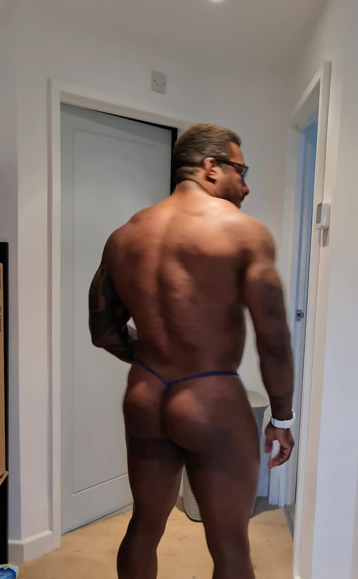 Amadeus: Điều đầu tiên thứ sáu, hy vọng sẽ thích những chàng...