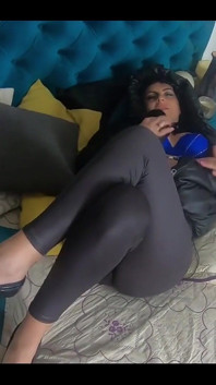 Milfycalla are parte de o mulțime de spermă pe New Puffy Downjacket!