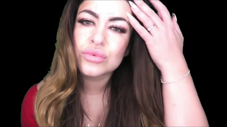 Miss Krystal Goddess: Prsatá Goon má vymytý mozek a je vyčerpaný