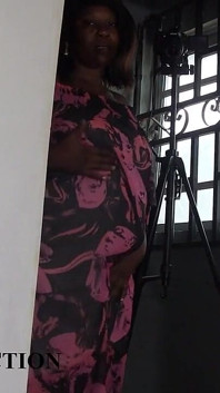 成熟した熟女の女王ヴーシが私のペニスをしゃぶるために忍び込む