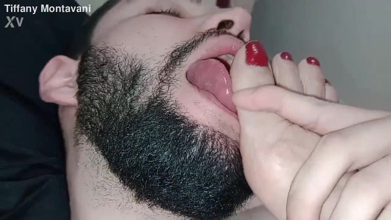 Tiffany Montavani: Фотодрочка перукаря cheirando the chulé