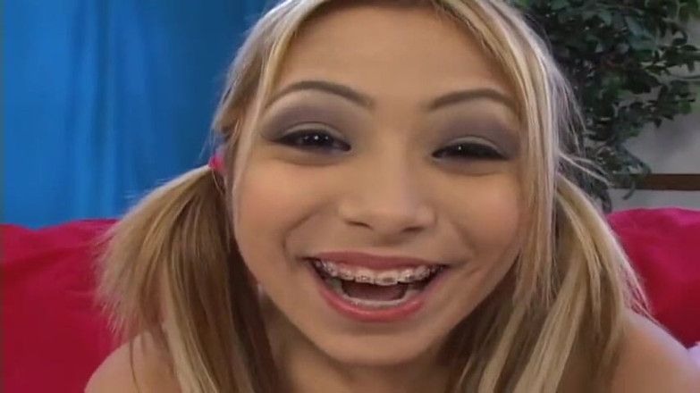 Asian Mature Climax: Cute teen suck dick and swallow all sperm