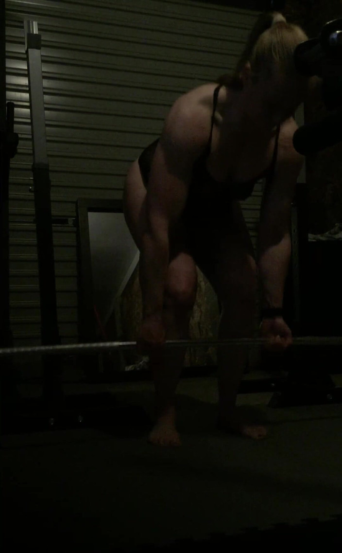 Michellexm: Black में सेट करें