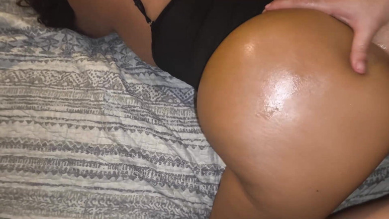 SENSESEX: Ibu tiri Berbual Dengan BekasNya Semasa Dia Ditembusi
