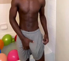 Big black cock BBCee: Swinging hlazení mého velkého černého ptáka