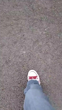 Půjdu kolem tebe, ubohé, abych mi dovolila jít do Lmao. Pojďte tuto špínu uklidit