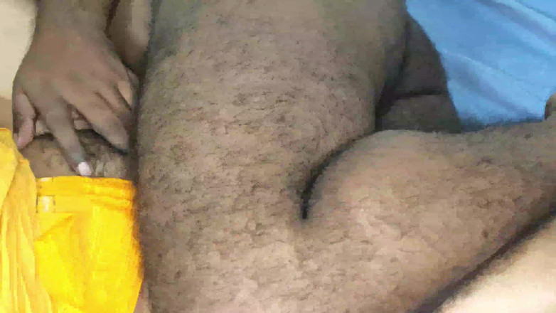 Desistar: Najdu svou nadrženou nevlastní manželku v místnosti porno v Indii