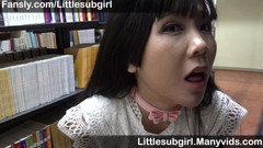 Littlesubgirl: 공공 도서관에서 그녀의 보지를 따먹는 섹시한 아시아!