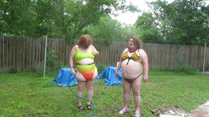 BBW nurse Vicki adventures with friends: ทำความสะอาดของและตัวเองด้วยสายยางฉันกับทอมอวบ Dee Dee