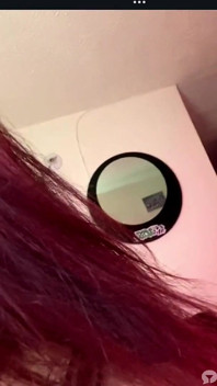 Une Latina Rousse À La Silhouette Mince Se Fait Baiser Par Ses Fans En Public