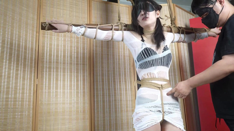 Aisan girl bondage: Xr32- Tie the Girl to the Cross