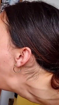 Fata studentă ia o muie extraordinară și ajunge cu gura plină de lapte! Oral adânc în gât