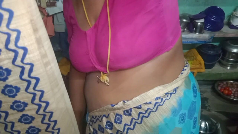 Desi Sathiya: インド人女性の彼氏とのポルノ