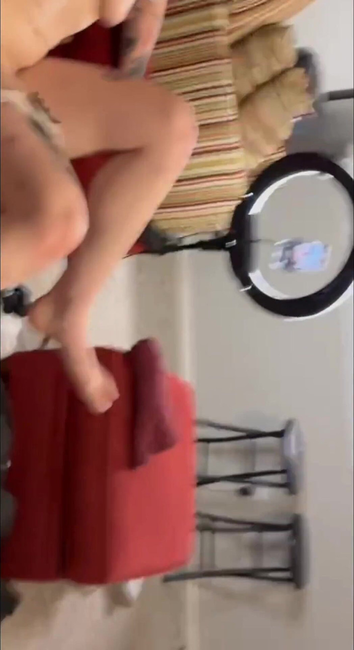 Darrenblazeent: Edepsiz hizmetçiler seksi dörtlü sekste büyük zenci temizliyor