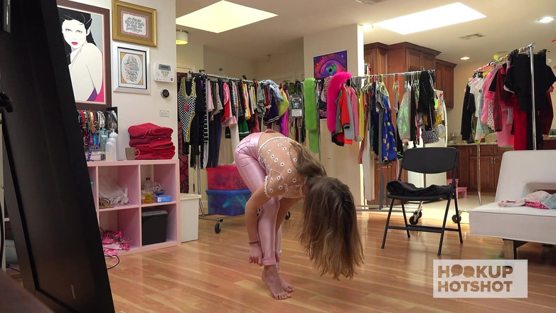 HookUp HotShot-BTS: BTS - 熱心なペイジ・オーウェンズがブライアン・ゴズリングの激しいセックスをもっと見たい!