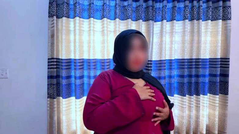 Aria Mia: Arabská krásná s obrovským zadkem a velkými prsy sexy macecha...