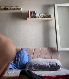 Mudur_bey35: 我给我的已婚邻居口交并操了他