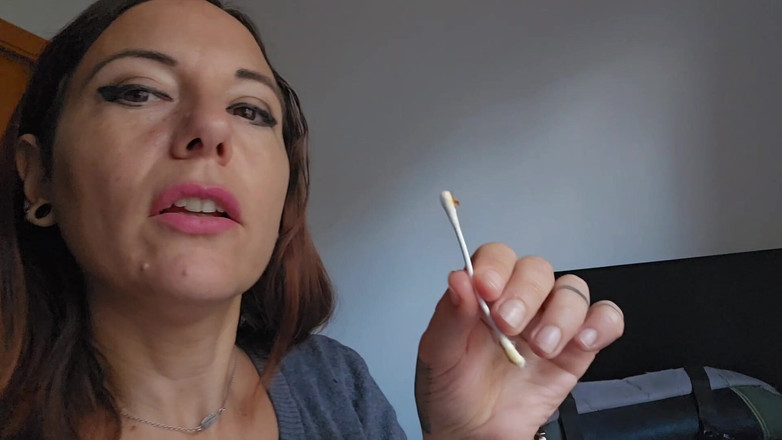 dafnedenoch: 내 페티시 귀 청소하기