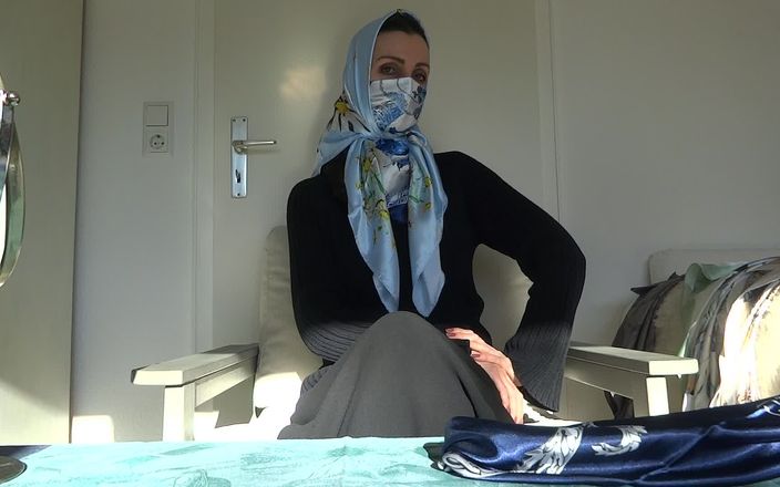 Lady Victoria Valente: Thử trên mặt nạ scarfs khác nhau với headscarves
