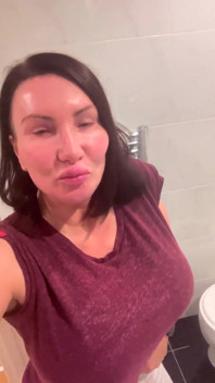 Sophie James Pee подборка 9 раз