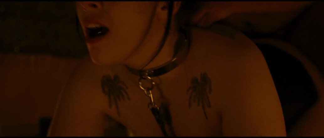 Verso Cinema: Tatuada asiática analmente follada