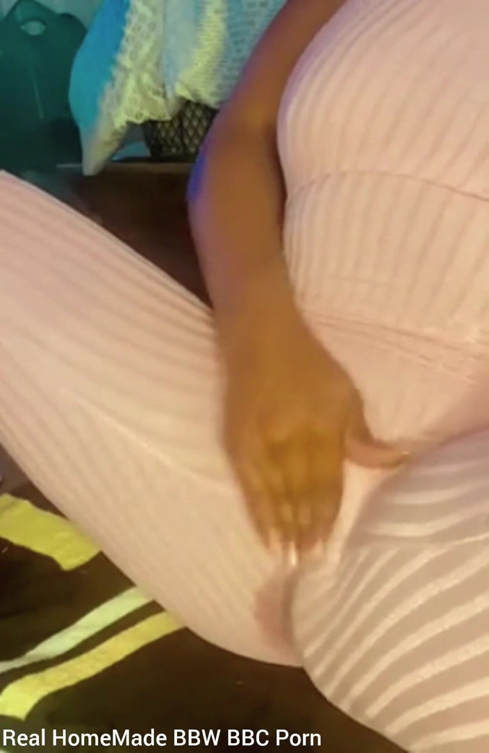 Super sexy ebony cuties: Rubbing My Pussy Threw My Body Suit Leg Shaking Squirting...