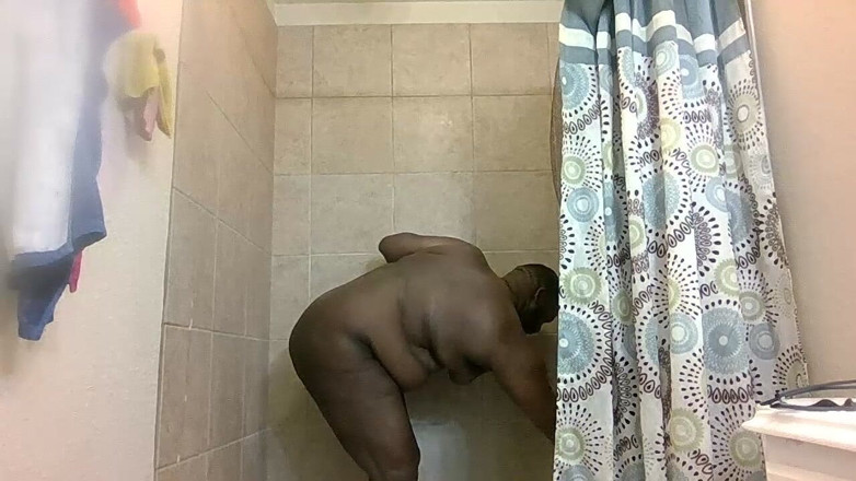 bigblacktxchub: Morning Shower Super Clean