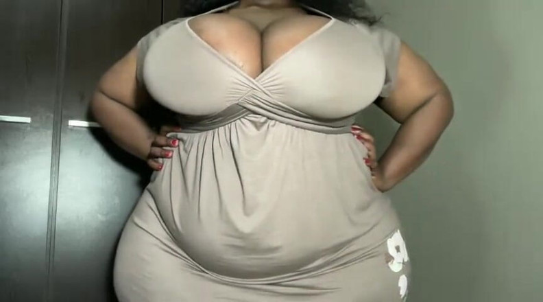 Legendary Booty Overdose: Gimiendo negra grandota complace ella misma en la cama