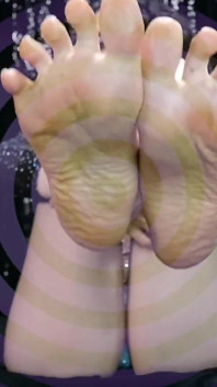 Mesmerizing Bare Foot Worship