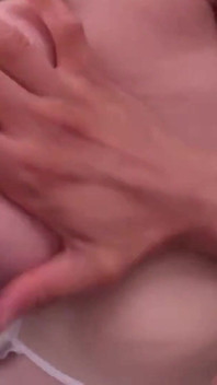 Reveal Moment se ridică în timp ce Yuri.t își dezvăluie îndrăzneț, uimitoare cupă K-scenă.3