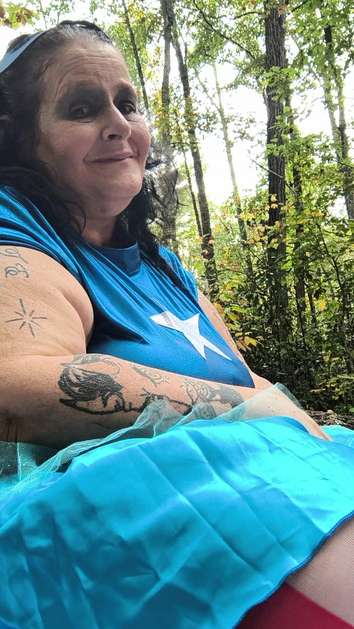 HerculesnVENUS: 顽皮的女演员户外场景逃生试图进入阴户