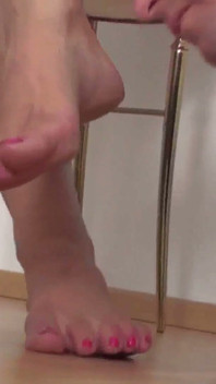 Emmek için seksi cilalı ayak tırnakları