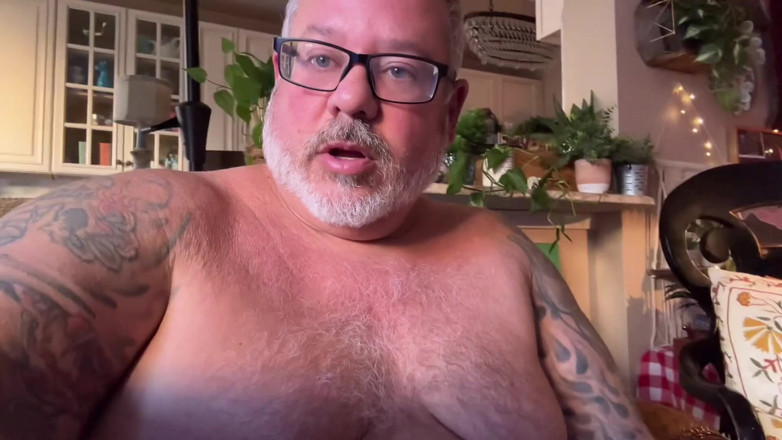 Hand-Free-Daddy-Chub: Cewek Gemuk Dengan Tubuh Aduhai Ini Lagi Asik Muasin Memeknya...