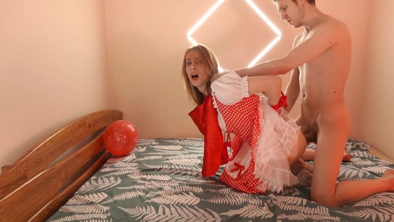 Anal Fans Couple: De anale beurt van Jonge Roodkap neukte haar in de...
