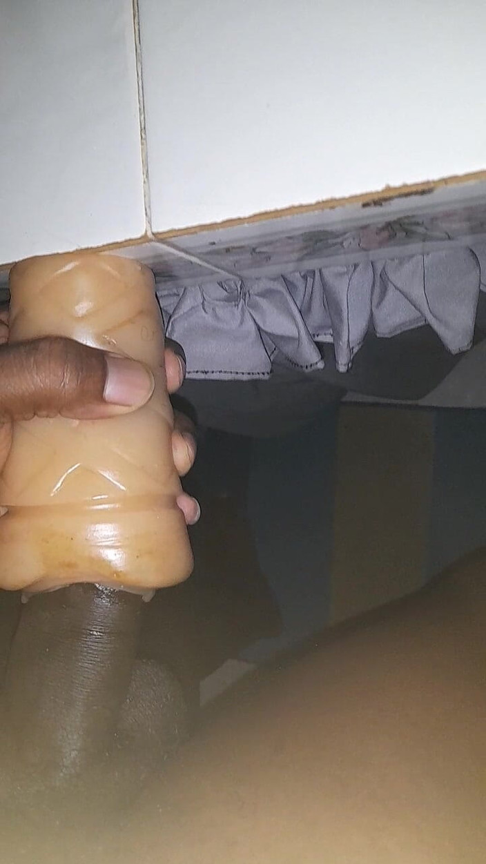 Black guy: S7 E5 sục cu
