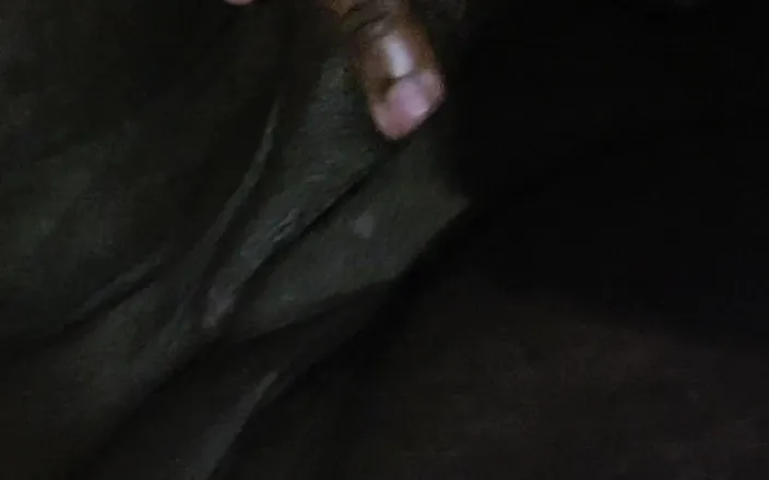 Goddess_S8: Masturbating my fat ebony pussy