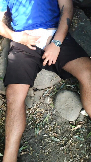 Hardnoisex: Velký čůrák v lese