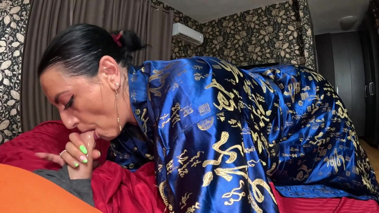 MilfyCalla: ふしだらな芸者がチンポをしゃぶってザーメンで遊ぶ 274