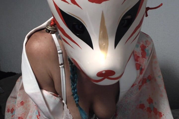 Goddess Maya: Geisha mit der Maske